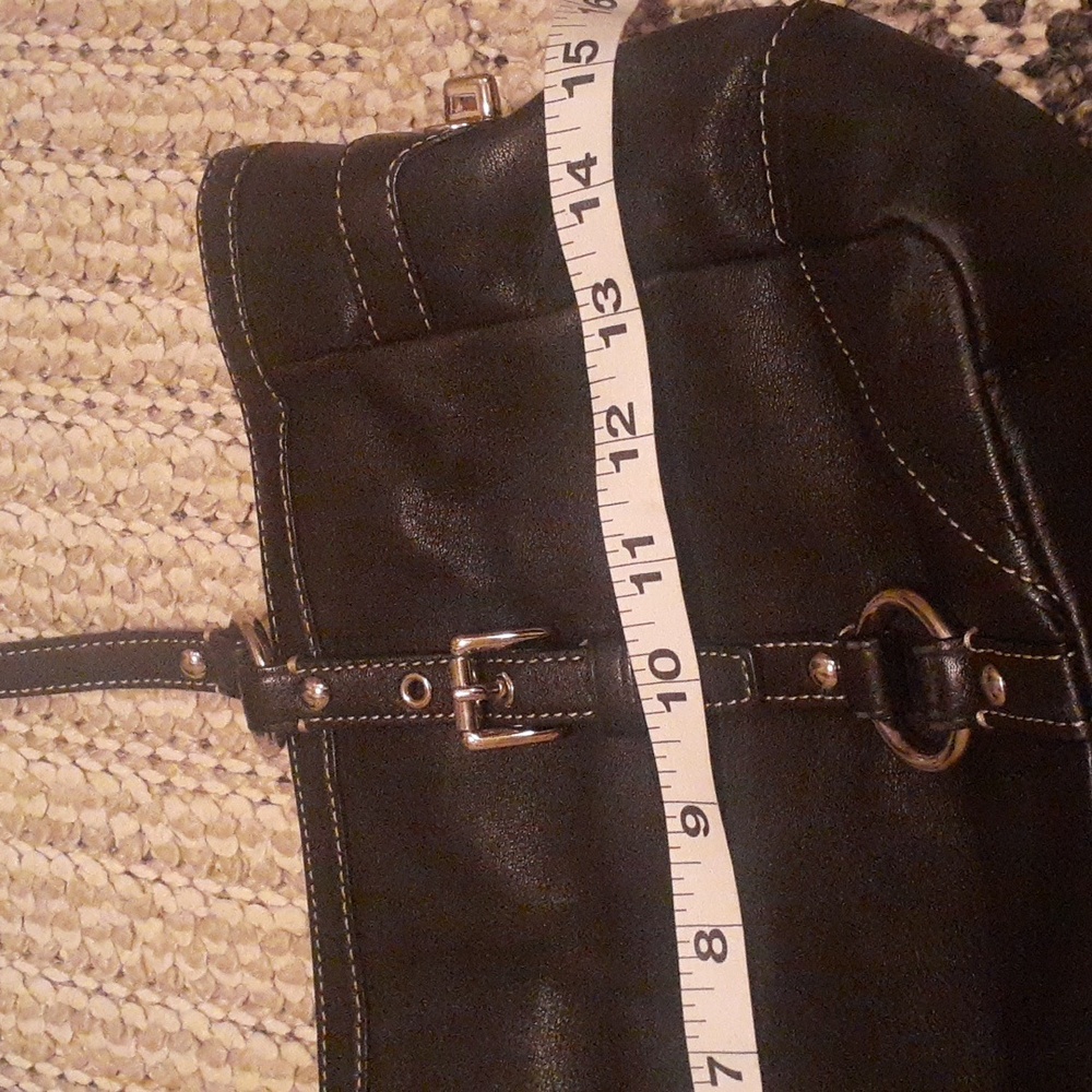 black coach shoulder bag - Picture 8 of 9